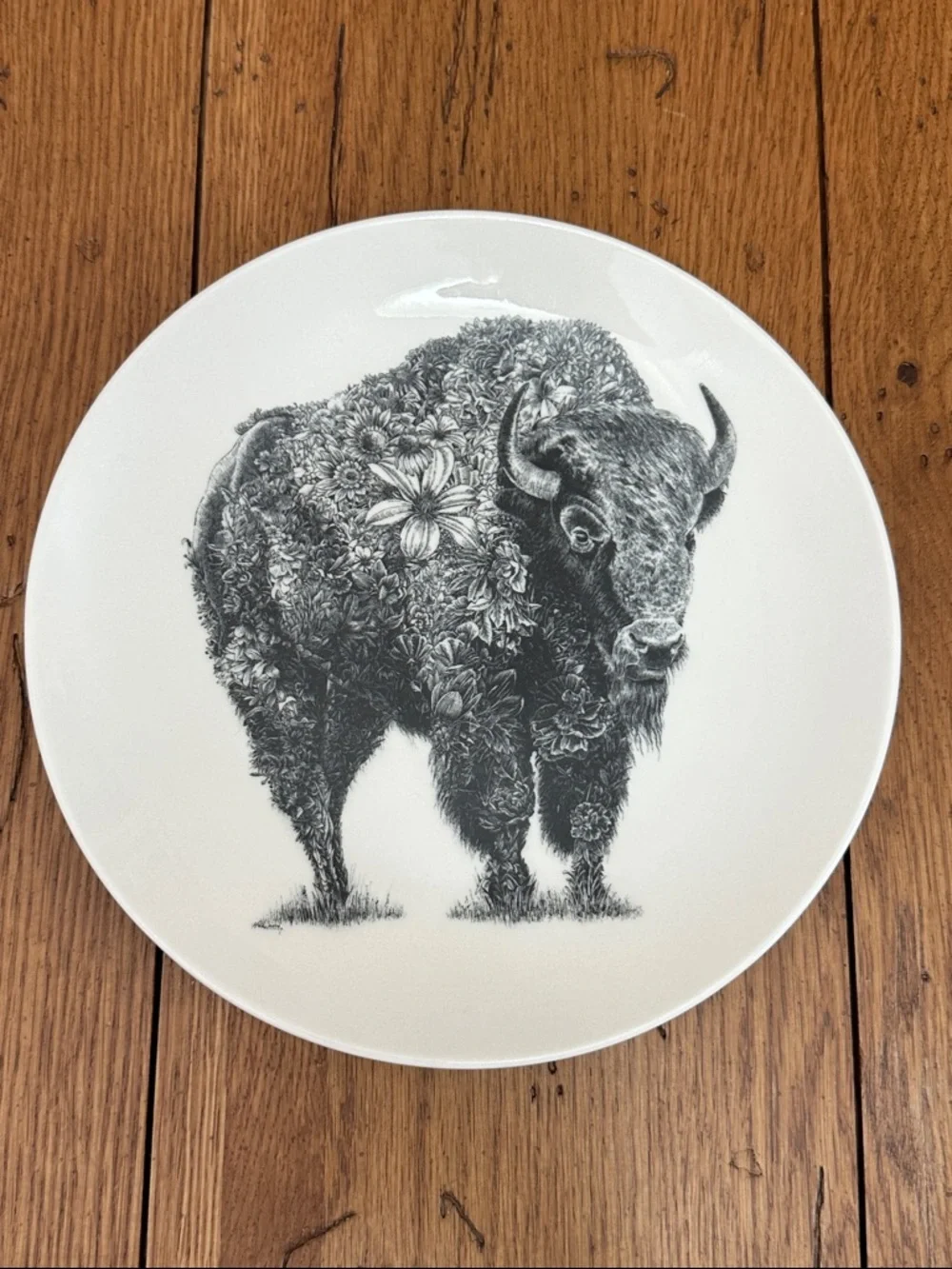 Maxwell & Willams Bison Salad Plates in Black and White - Set of 2 - Picture 6 of 8